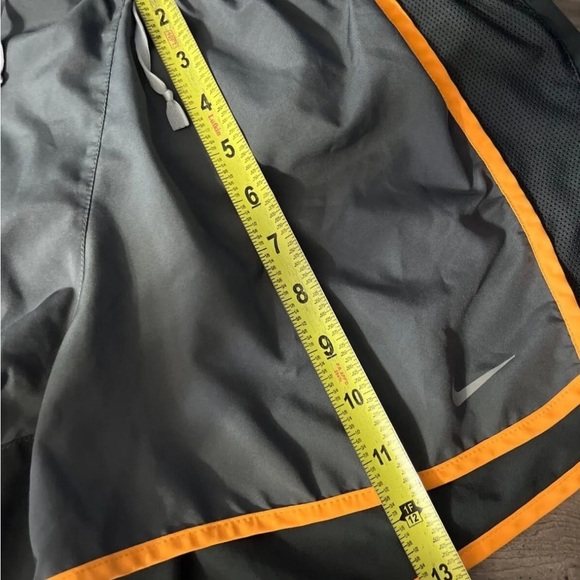 Nike, Womens Shorts running/athletic medium gray elastic waist and drawstring.m - Picture 5 of 9